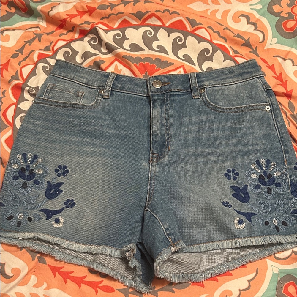 Tribal Jeans Audrey Denim Shorts with Navy Embroidery